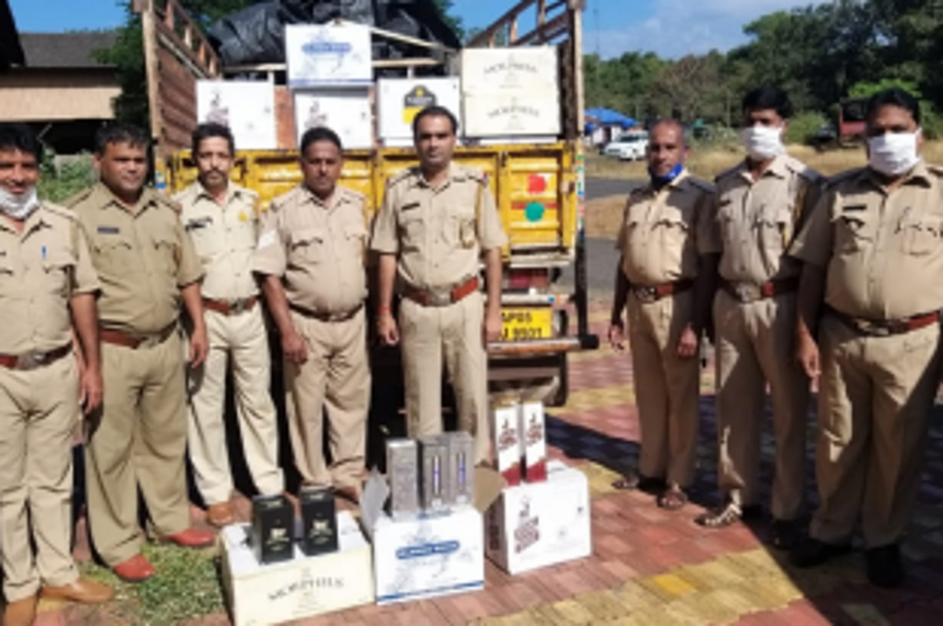 Liquor worth Rs 2.75 lakh  seized at Mollem