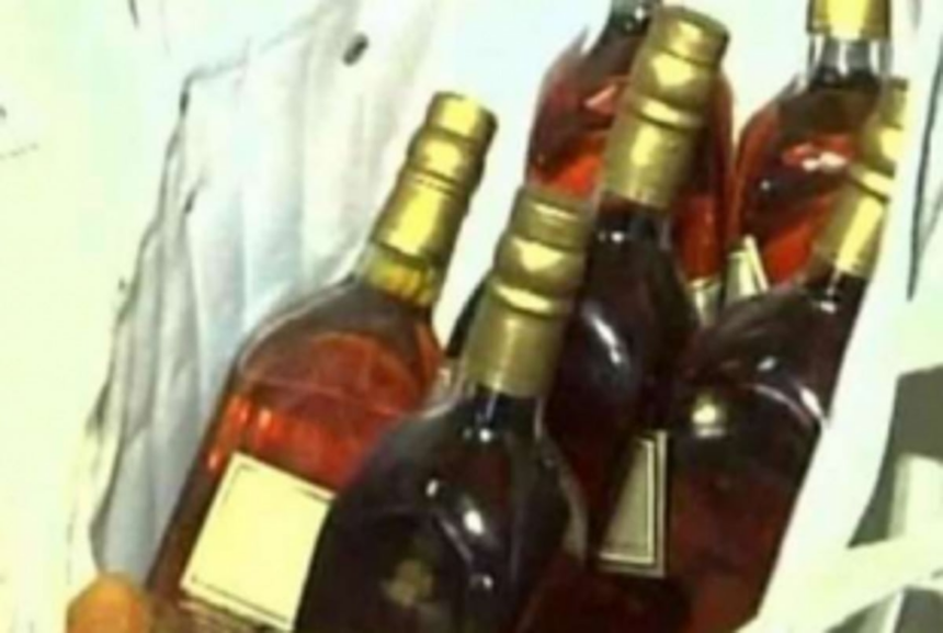 Liquor worth Rs 4 lakh seized 1 Liquor worth Rs 4 lakh seized