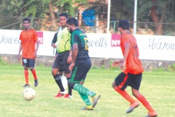 Llyod strike sends Snow’s FA into quarters