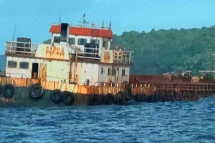 Loaded Barge Sinks in Zuari River Near Goa Shipyard, All Eight Crew Rescued Safely