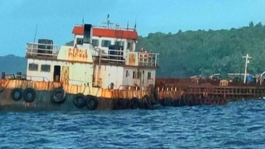 Loutolim shipyard blast death toll climbs to five 1 Loaded Barge Sinks in Zuari River Near Goa Shipyard, All Eight Crew Rescued Safely