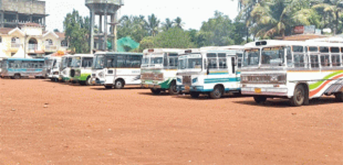 Lobo asks CM to revise the order on shop timing