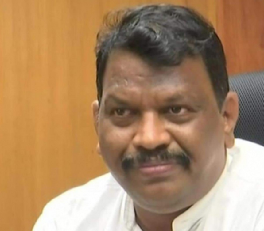 Lobo flies to Delhi, likely to lobby for CLP leader post