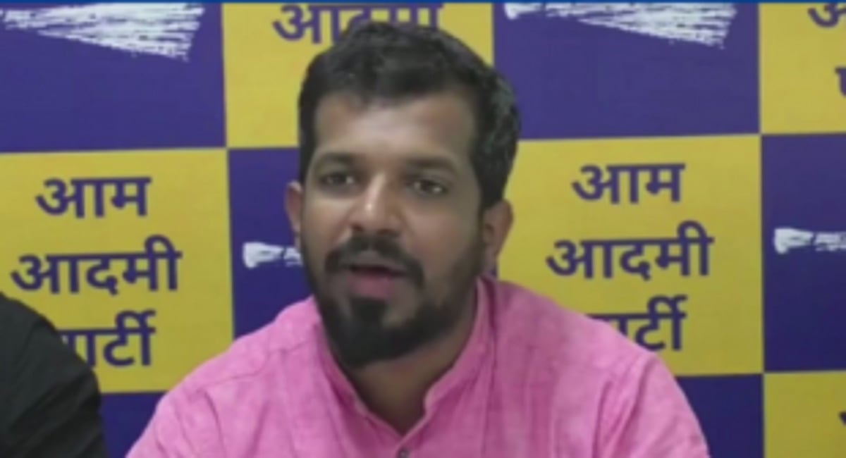 Lobo used taxi operators for political mileage: Mayekar