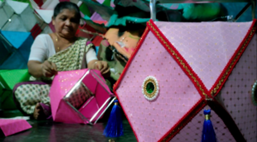 Local Artisan Illuminating Diwali's Sky with 56 Years of Akash Kandil Artistry 1 Local Artisan Illuminating Diwali's Sky with 56 Years of Akash Kandil Artistry