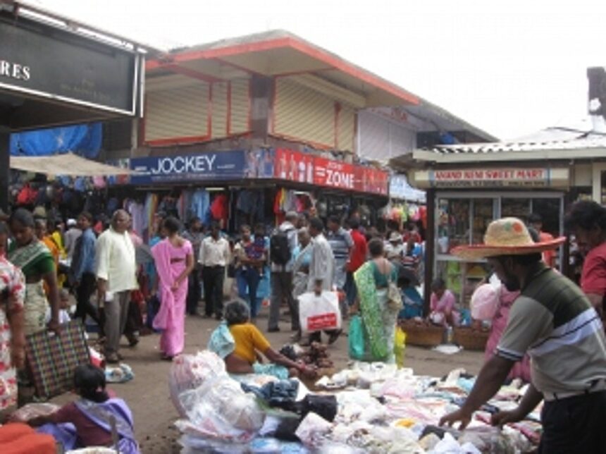 Local flower vendors in  Mapusa threaten bandh on Fri