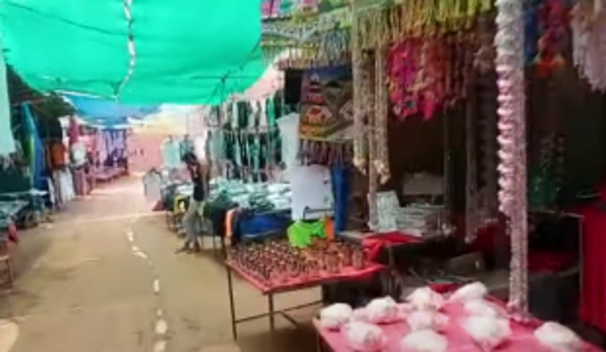 Local vendors at Chapora fort meet police, allege harassment from migrants