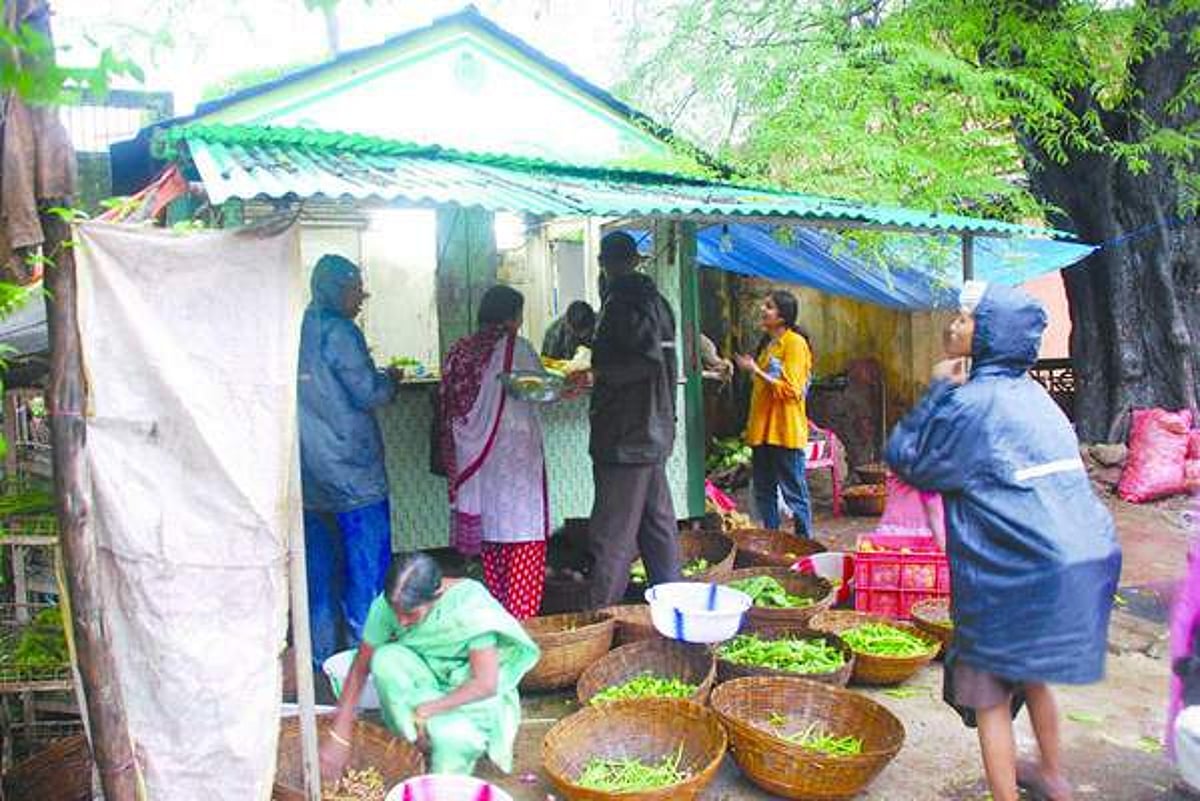 Locally-grown vegetables on sale at one of the stalls.            photo by Rozario Estibeiro