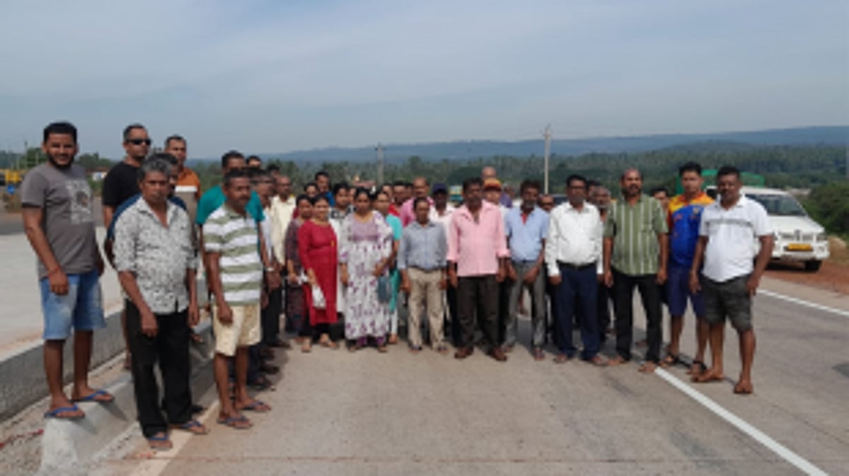 Locals Stage Protest Demanding Traffic Safety Measures on Naibag-Poraskade National Highway