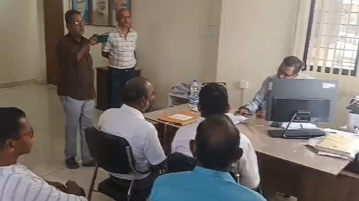 Locals Urge Ban on Heavy Vehicles Passing Through Tillari Canal Service Road Over Safety and Pollution Concerns