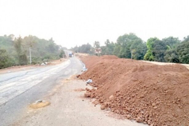 Locals blast government for failing to fix  accident-prone Patradevi-Dhargal NH