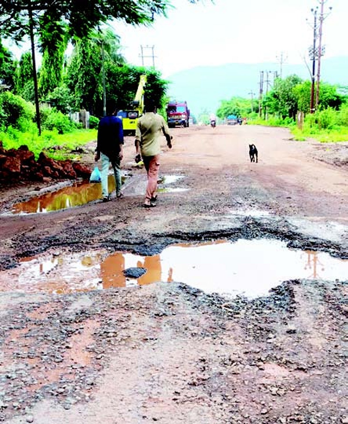 Locals demand authorities to address poor road conditions at Cuncolim Industrial Estate