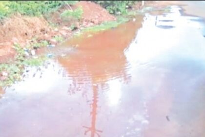 Locals fume as water pipeline burst at Ashvem