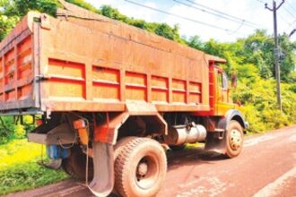 Locals halt trucks ferrying garbage from Sonsoddo to Saligao plant