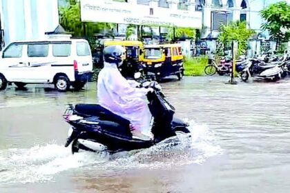 Locals livid as South Goa District Hospital entrance disappears under flood water