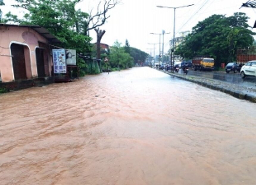 Locals miffed as choked nullahs turn Arlem into flooded mess