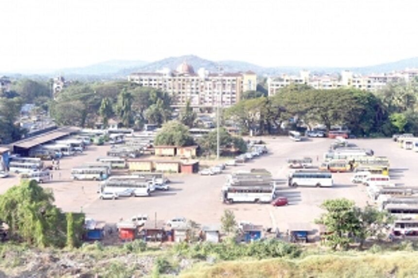 Locals, passengers draw KTCL chairman’s attention towards poor state of Margao bus stand