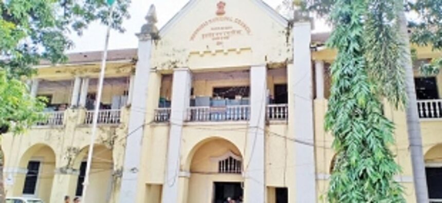 Locals question unchecked ‘night’ activity at Mormugao municipality building 1 Locals question unchecked ‘night’ activity at Mormugao municipality building