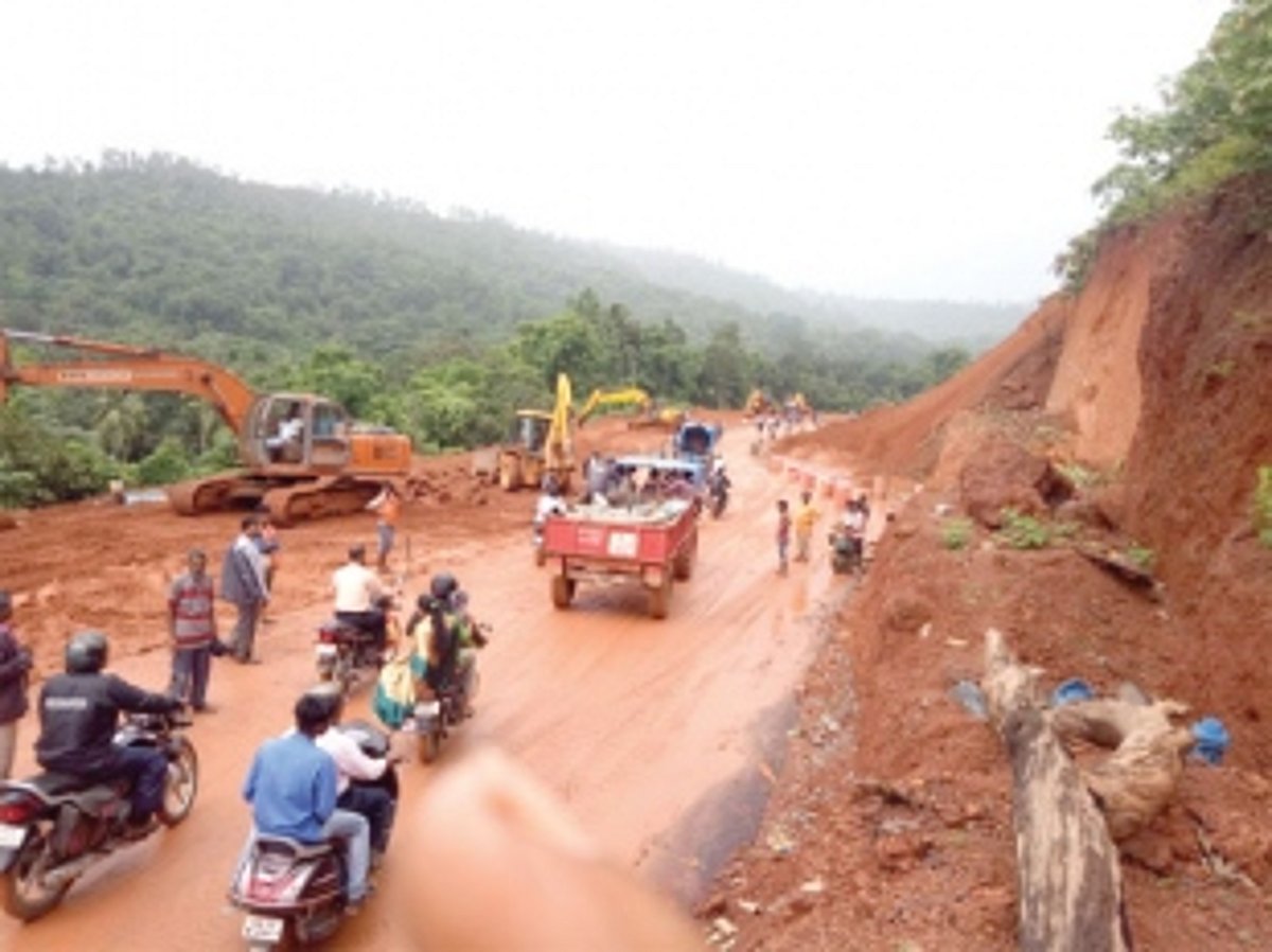 Locals relieved as landslide-hit Kerya  road opened for light vehicles