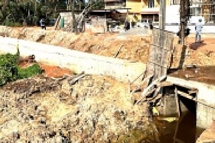 Locals stunned as retaining wall crops up in Colva fields