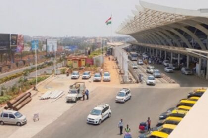 Locals unhappy with short extension for  exiting airport, demand 10 minutes