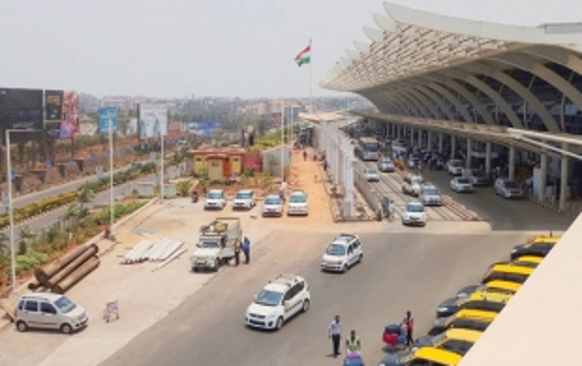 Locals unhappy with short extension for  exiting airport, demand 10 minutes