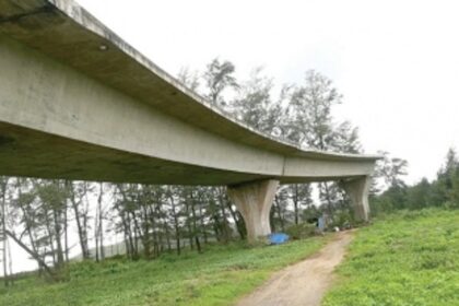 Locals want incomplete Keri-Tiracol bridge to  be finished soon