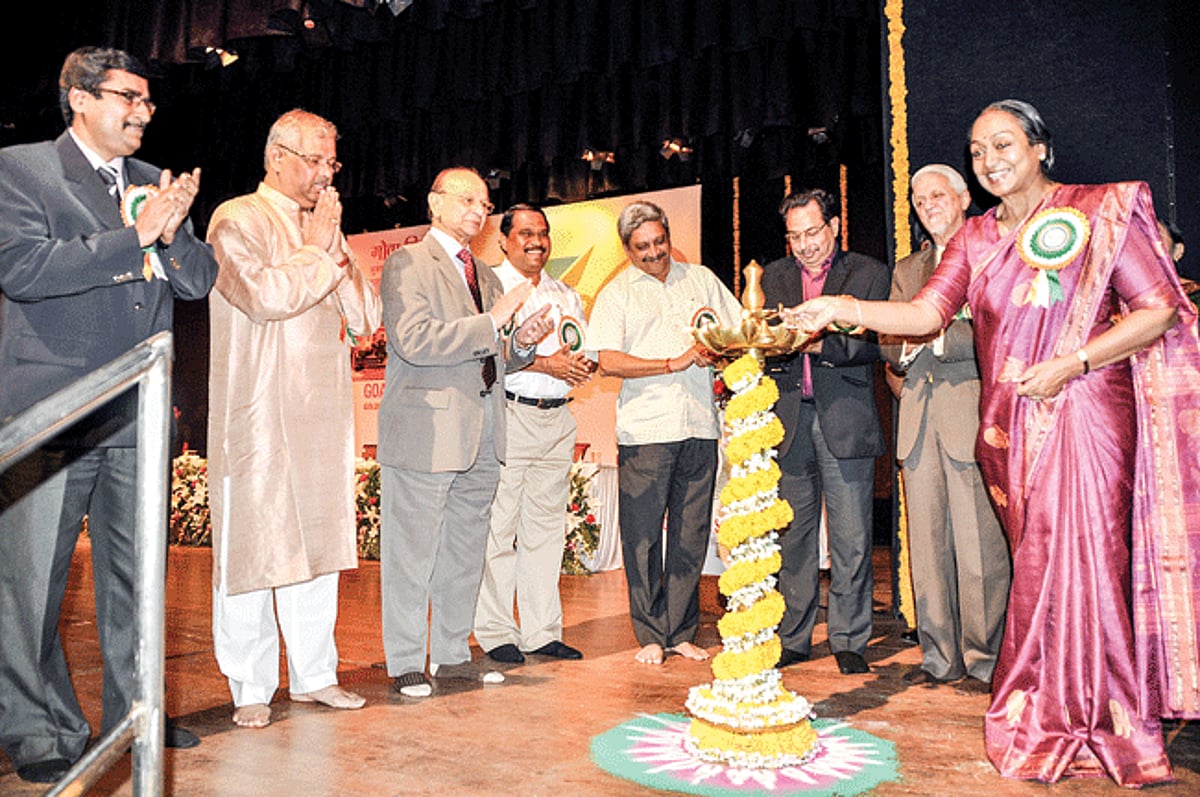Lok Sabha Speaker Meira Kumar lights the traditional lamp on the concluding day of the Golden Jubilee celebration of Goa Vidhan Sabha in the presence of Governor Bharat Vir Wanchoo, Chief Minister Manohar Parrikar, Dy Chief Minister Francis D'Souza, Oppo