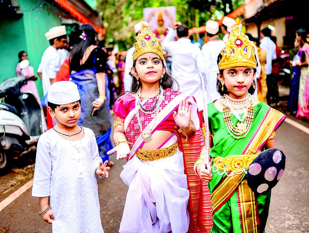 Lord Ganesha’s artistic tableaux led visarjan in Adpai