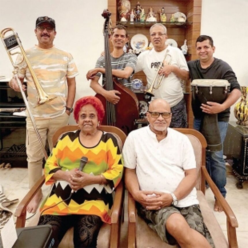 Lorna sings with Ronnie Monserrate after 25 years