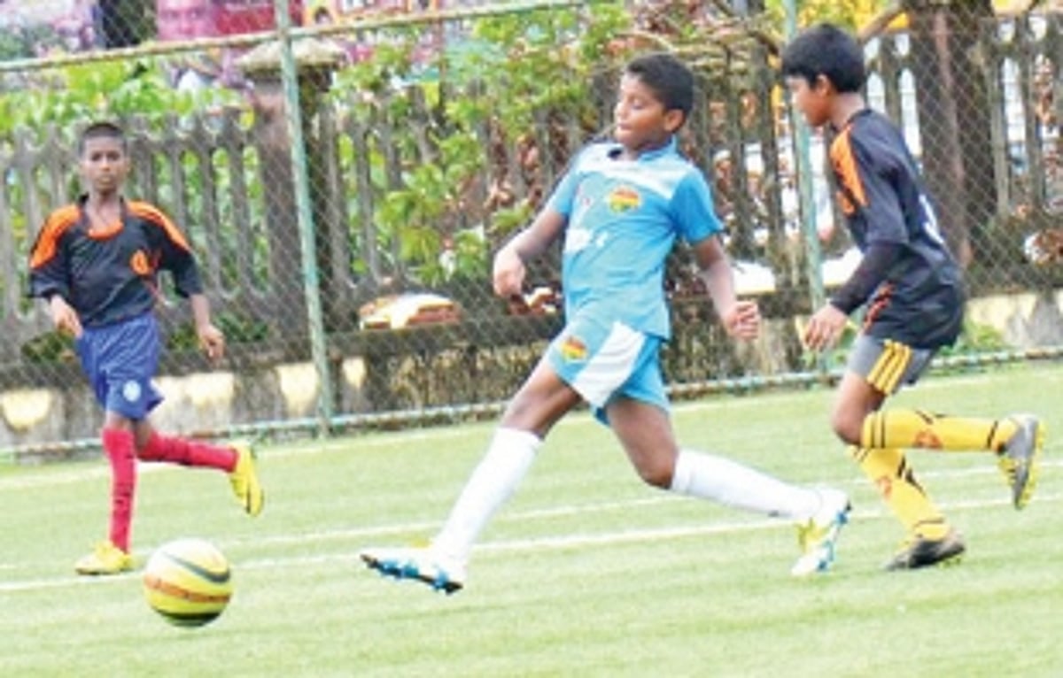 Loyola HS, Fr Agnel HS, OL Mount Carmel HS in finals