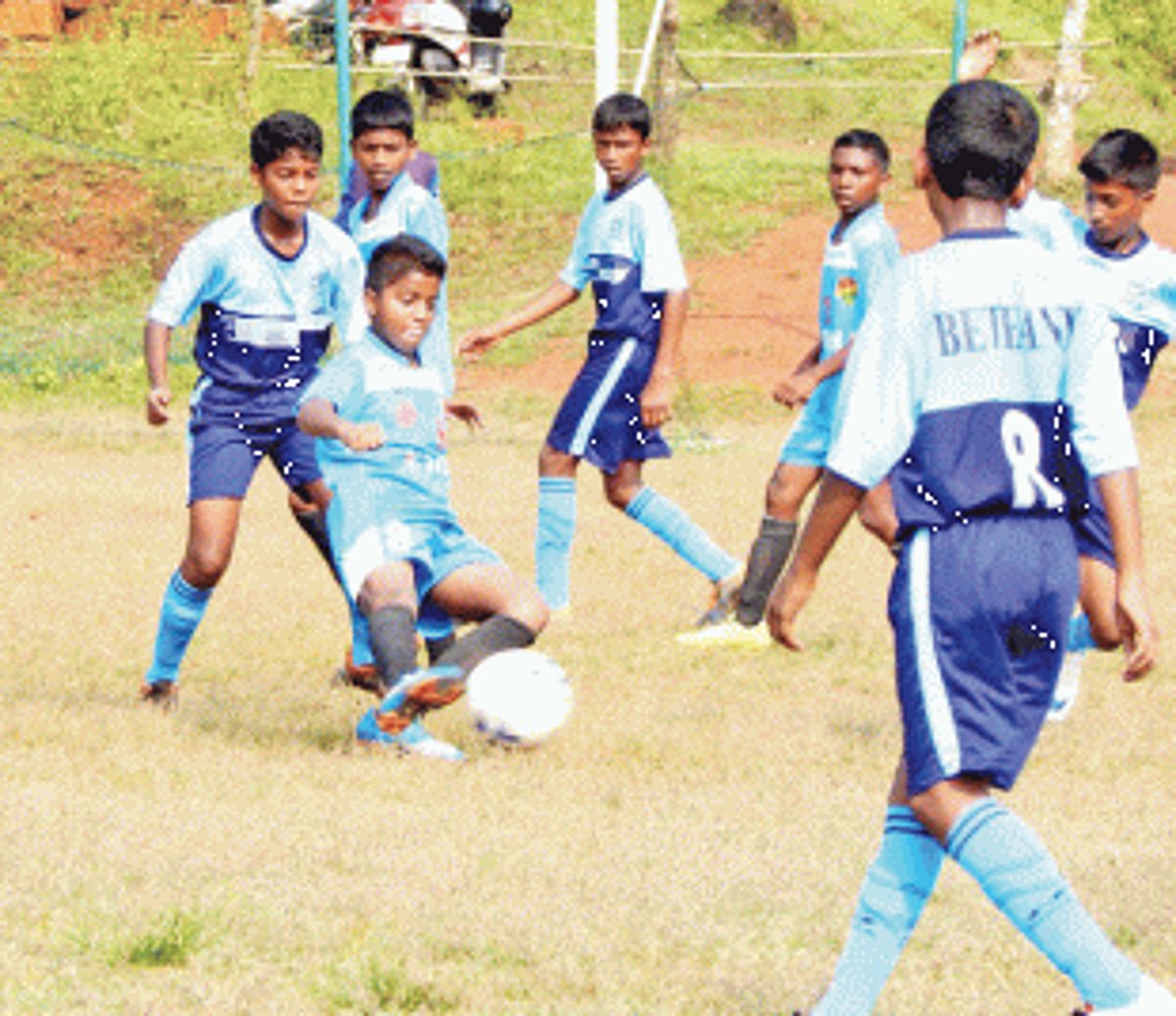 Loyola HS blank OL of Bethany HS, move into semi-finals