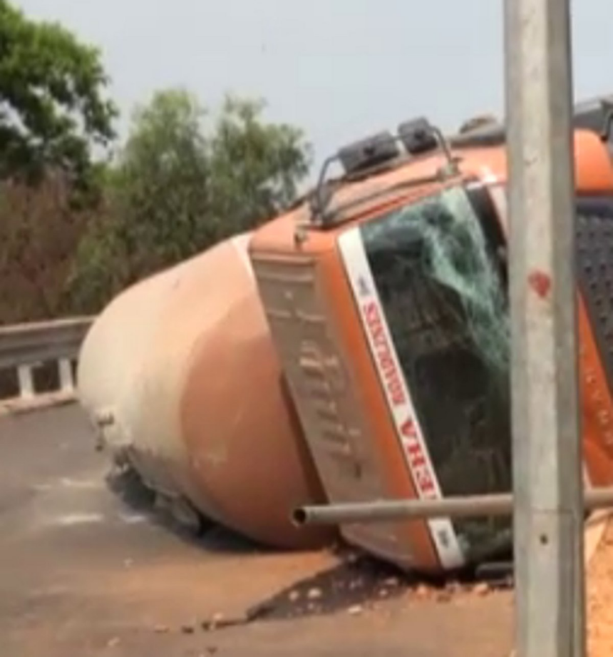 Lucky escape for driver, cleaner as truck falls on its side at Farmagudi