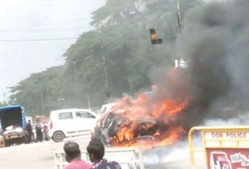Lucky escape for owner as moving car catches fire at Margao 1 Lucky escape for owner as moving car catches fire at Margao