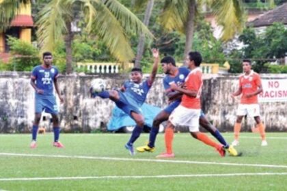 Lucky win for 10-men Sesa