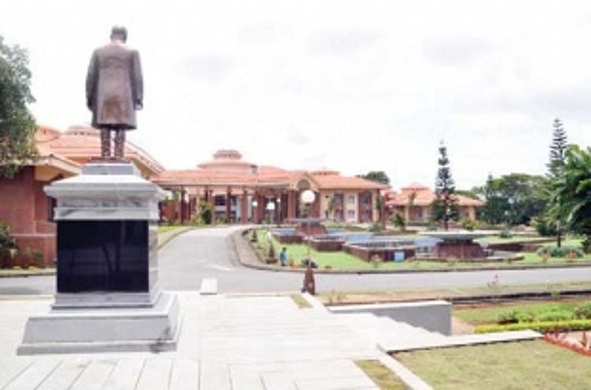 MARCAIM  GOMANTAK  PARTY?