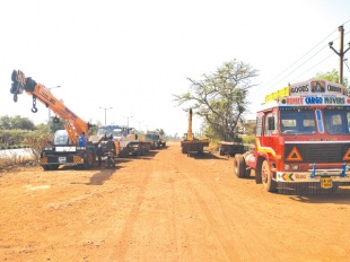MES residents object to parking of heavy vehicles