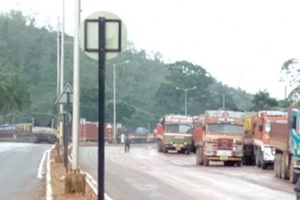 MGP serves 8-day ultimatum on traffic  police to clear trucks parked at Curti