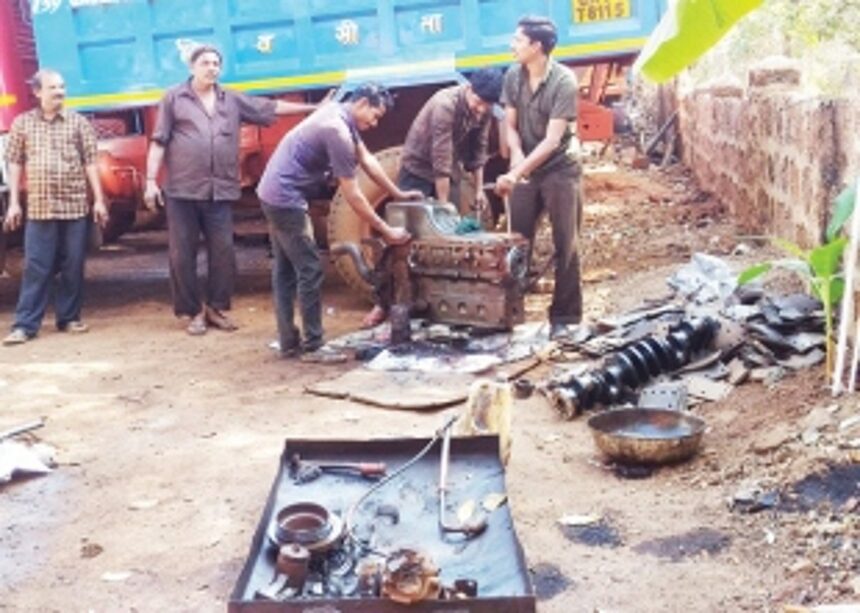 MINE CLOSURE LED TO ‘AUTO’-DISASTER 1 MINE CLOSURE LED TO ‘AUTO’-DISASTER