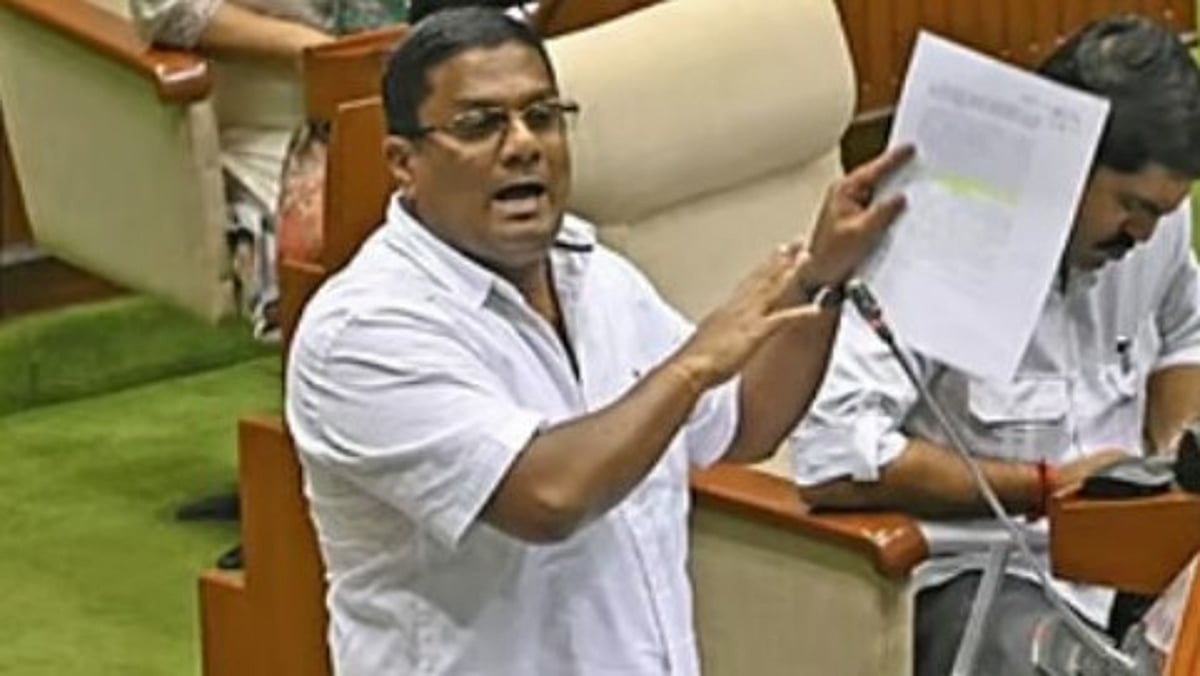 MLA Venzy Viegas Criticises Advocate General's Performance, Questions Need for Outside Lawyers