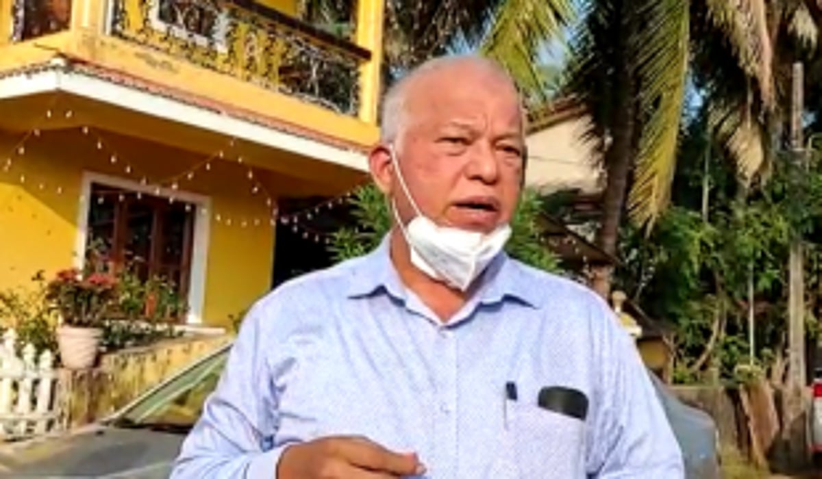 MLA distributes   masks,   sanitisers