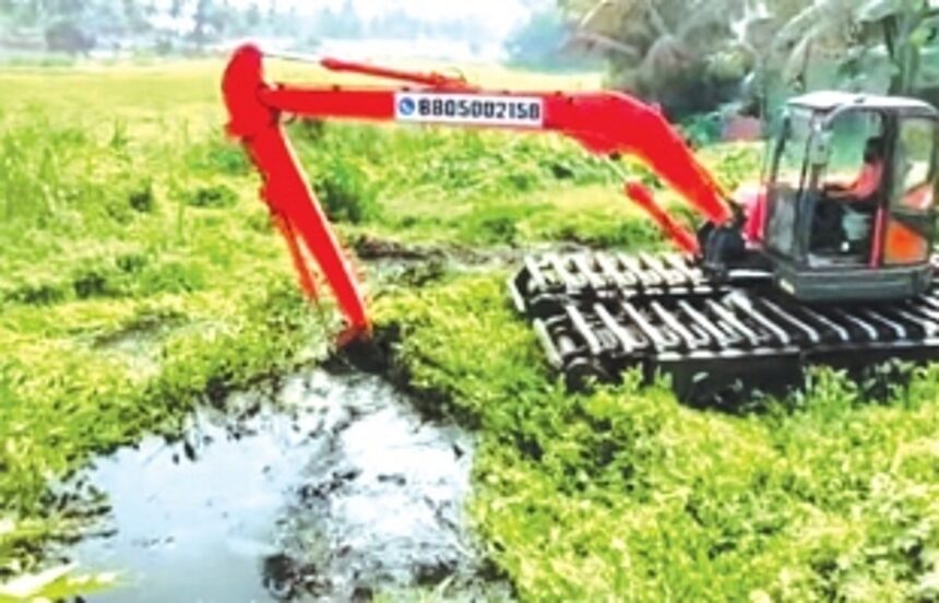 MMC begins to de-weed Maimollem lake