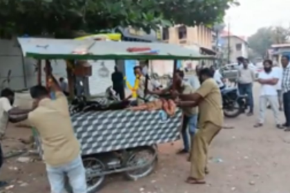 MMC carries out surprise inspection, removes encroached stalls outside Vasco Railway Station