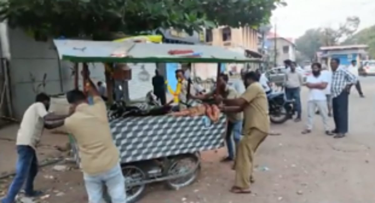 MMC carries out surprise inspection, removes encroached stalls outside Vasco Railway Station