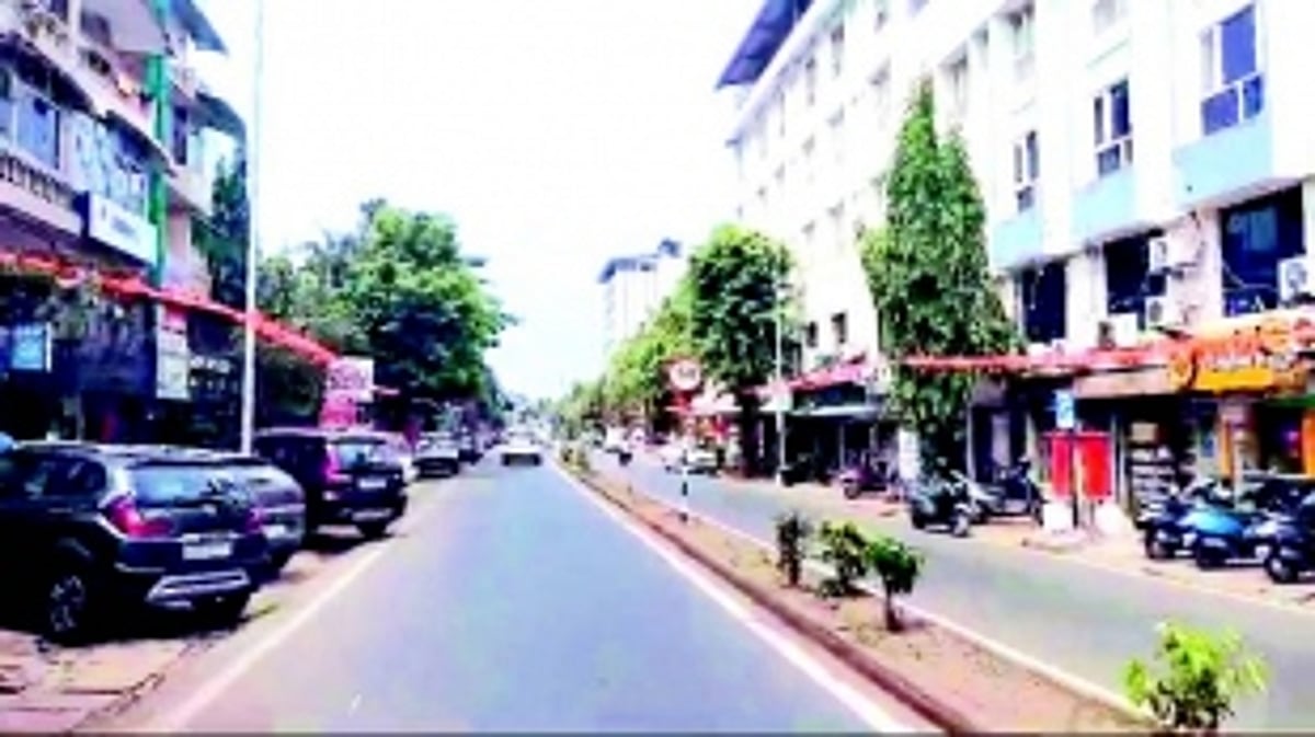 MMC clears dangling wires at Swatantra  Path in Vasco ahead of Shigmo parade