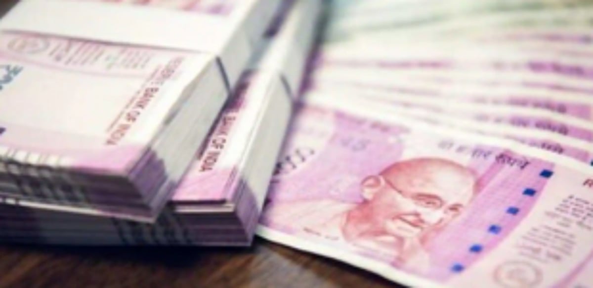 MMC collects Rs 1 lakh tax from  defaulters on weekly off