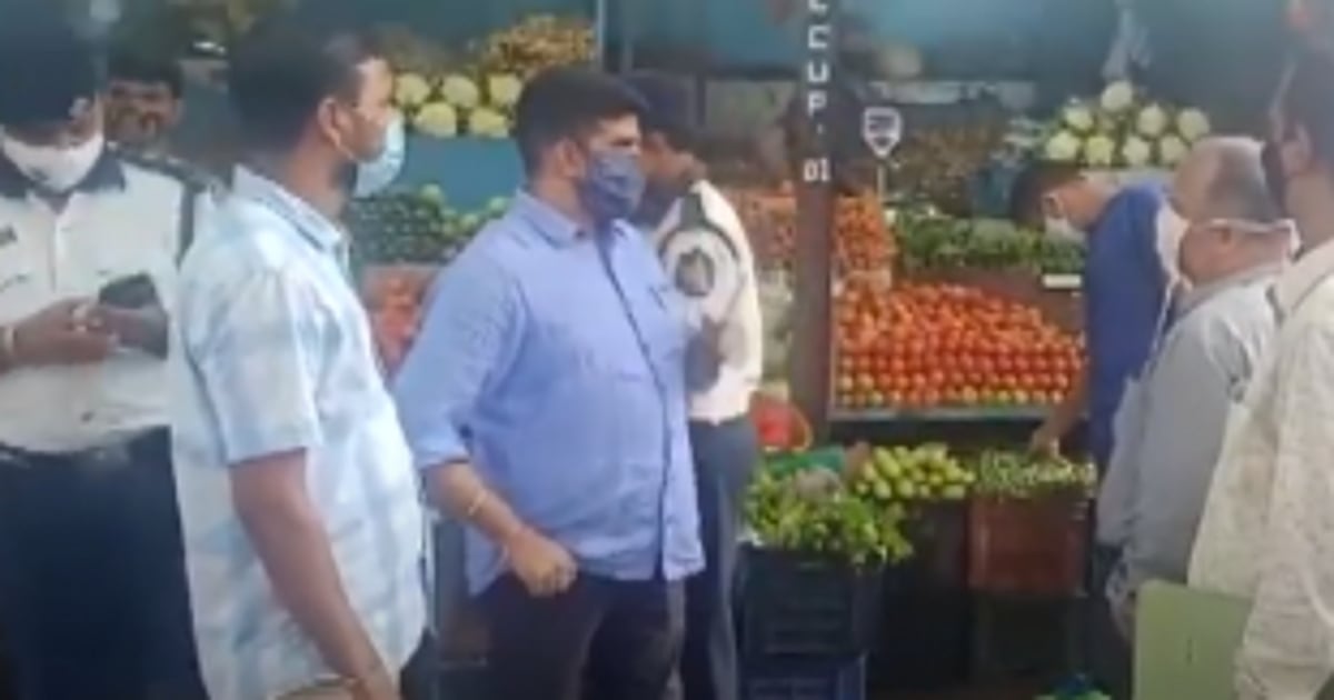MMC conducts inspection of  market to check encroachments