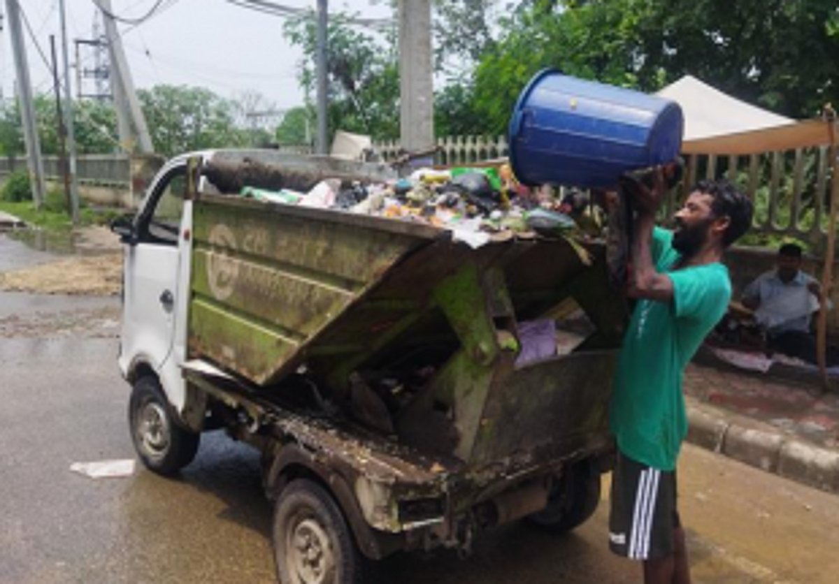 MMC extends  contract of doorstep waste  collection agencies