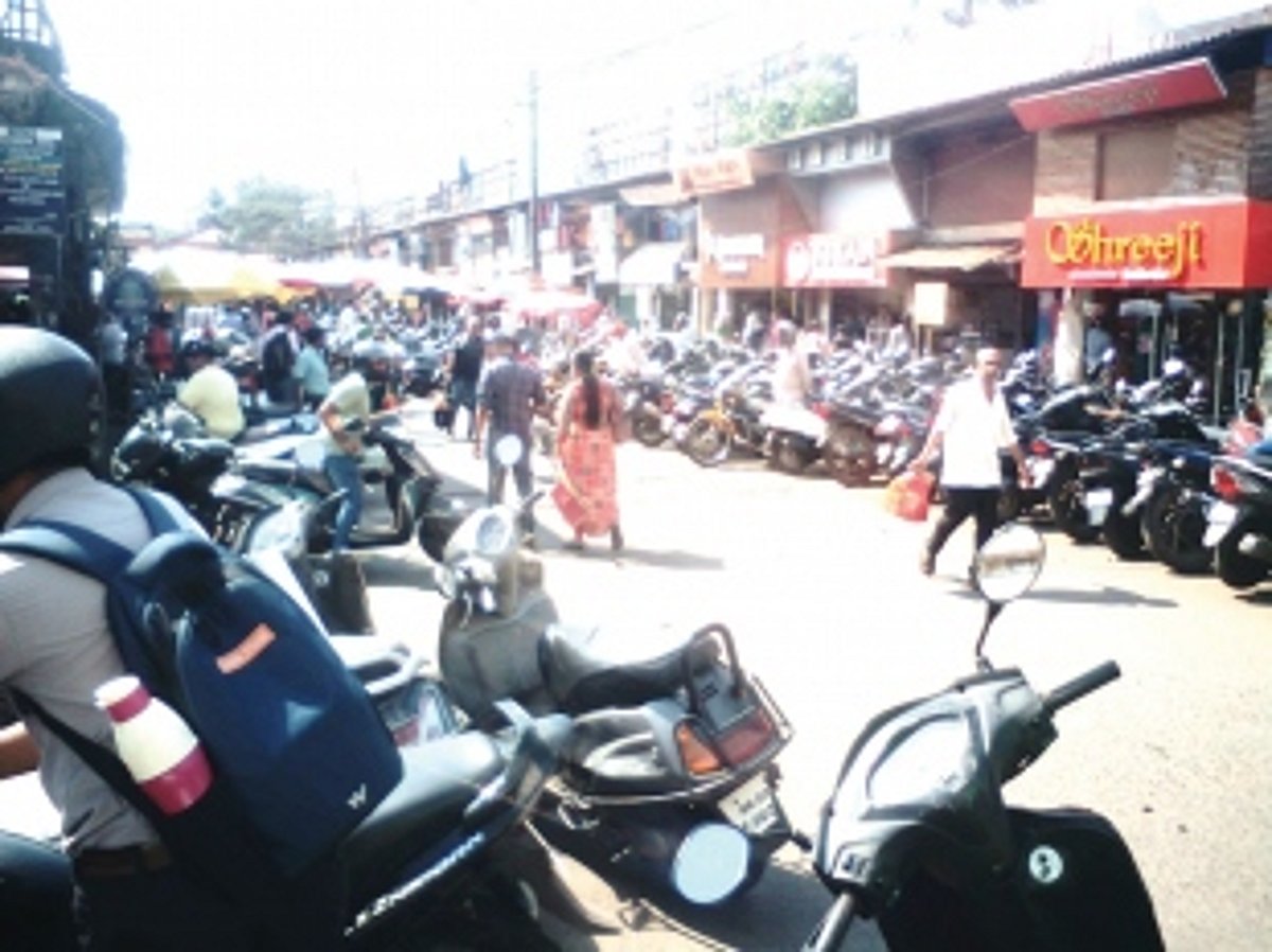 MMC issues show cause notice  to pay parking contractor