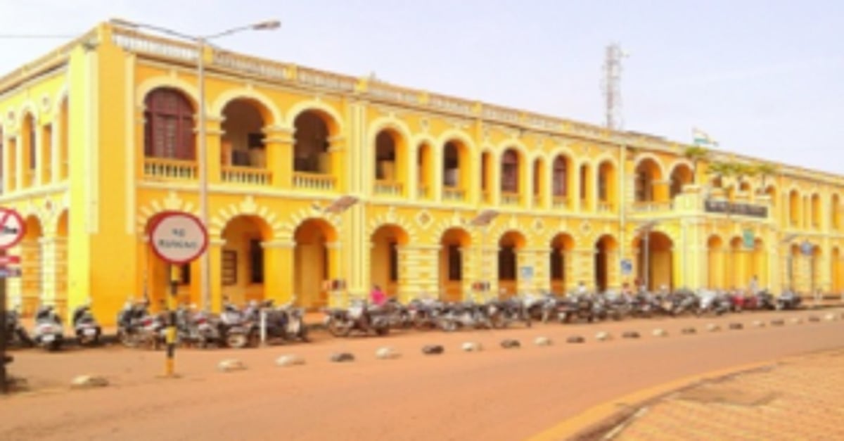 MMC market panel says no  to transfer of shops if  there are no blood ties